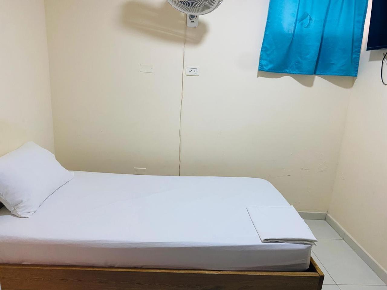 Hostal Los Alpes Cartagena — Fotos 3